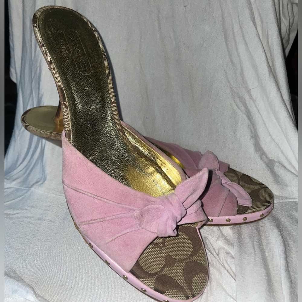 Lightly worn Coach summer sandals! Size 8.5 from a smoke and pet free home!